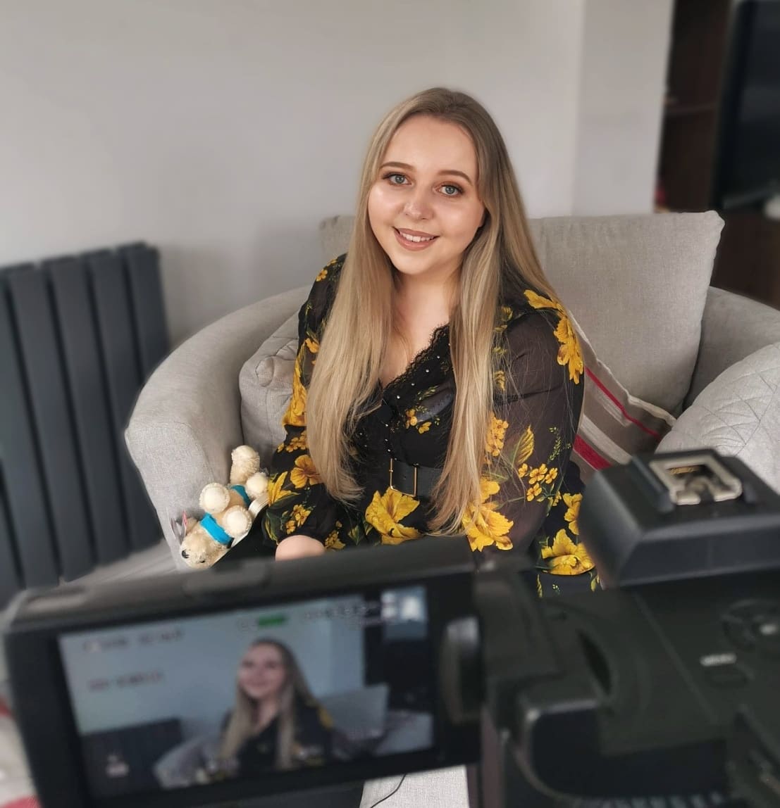 Really happy with the progress I've made today with my documentary! 

Looking forward to beginning the editing process soon 😁🎥 

#Journalism #documentary #VisualImpairment #accessibility 👓