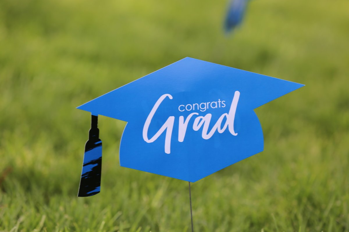 PoudreSchools's tweet photo. Congrats to all PSD Kindergarteners who celebrated this last week as they move up to first grade. 💙💛💙 (@EscuelaIrish)

#PSDproud #PSDgrads #PSDtogether https://t.co/toAsUUigse