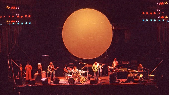 crockpics's tweet photo. Pink Floyd performing during the Dark Side Of The Moon Tour, 1973 https://t.co/F7ZLGXjoG0