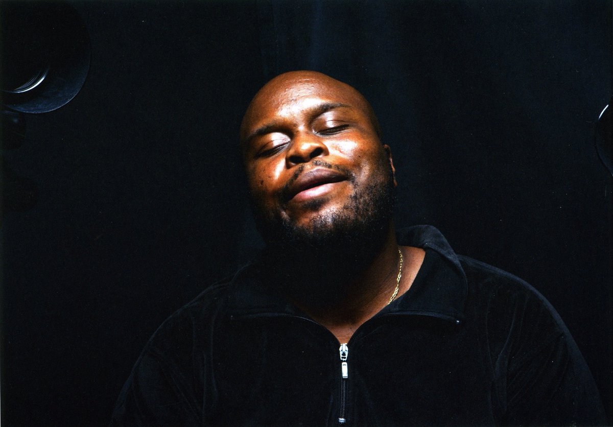 RegenProjects's tweet photo. #Theaster Gates #Breathing closes this Mon, May 31 @pamm
Featuring singers from Gates's ensemble the #BlackMonks, the video merges Black Southern gospel and blues music with Buddhist monastic chants. More info here: https://t.co/PqdSFPfepU https://t.co/pl7AM6hc8p