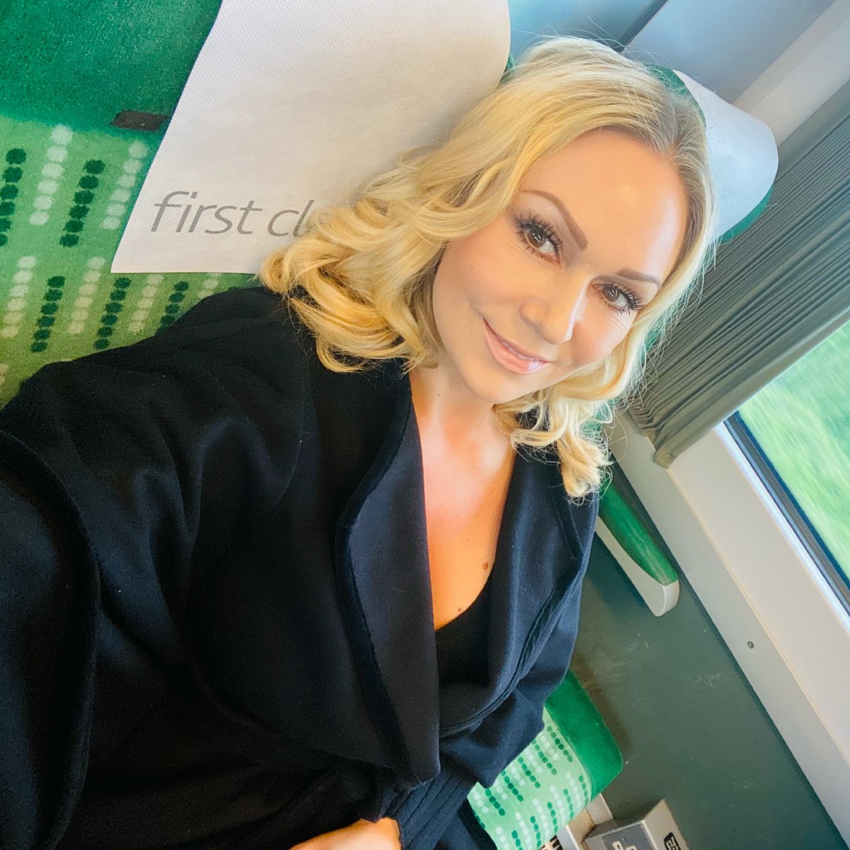 KRihanoff's tweet photo. First train experience to London since December 2019.... so strange but nice to get back to normality.... #traintolondon #London #nightout #theatre https://t.co/2fuMr0ogjq