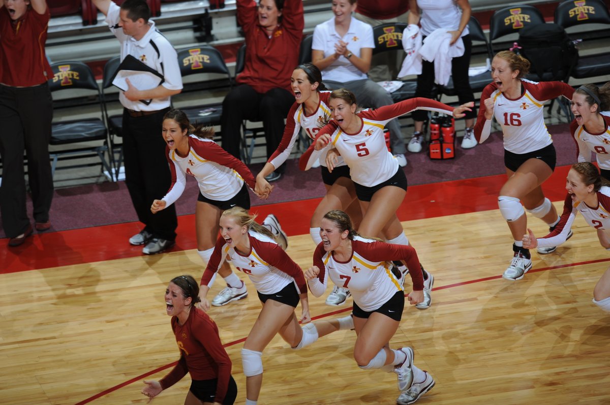 CycloneVB's tweet photo. How you feel when you find out that coach signed the team up for #CyVBCamp Team Camps

🌪️ July 19-20
🌪️ July 21-22
🌪️ Aug 2-3

Register today ➡️ https://t.co/lsnI1So3hn https://t.co/85Or8pT3Su