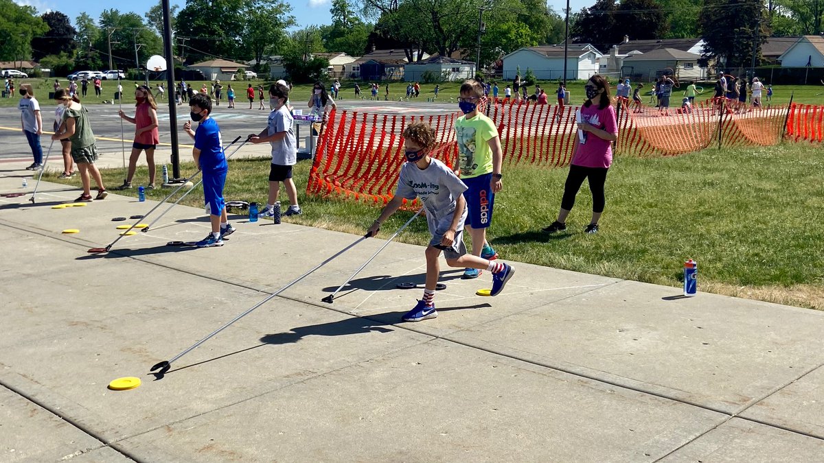 PlanTeachLearn's tweet photo. Field Day was a BLAST, and we lucked out with beautiful weather!🌞 We couldn't wait to see and play with our remote classmates! #teamwork #62workingtogether https://t.co/8dnI6VXIFg