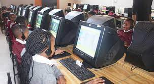 MileNgaka's tweet photo. @yesimnuman @Forbes #futuretrends 
South African schools need to move away from to desktop to laptop and tablets gadgets.#futuretrends https://t.co/3V8NaqXygC