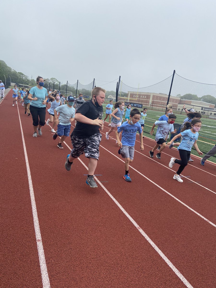 AcademyBBP's tweet photo. 4th Grade is off & running! #becausenicematters @BBPSchools @BBPSupt https://t.co/MjKCCrvQEn