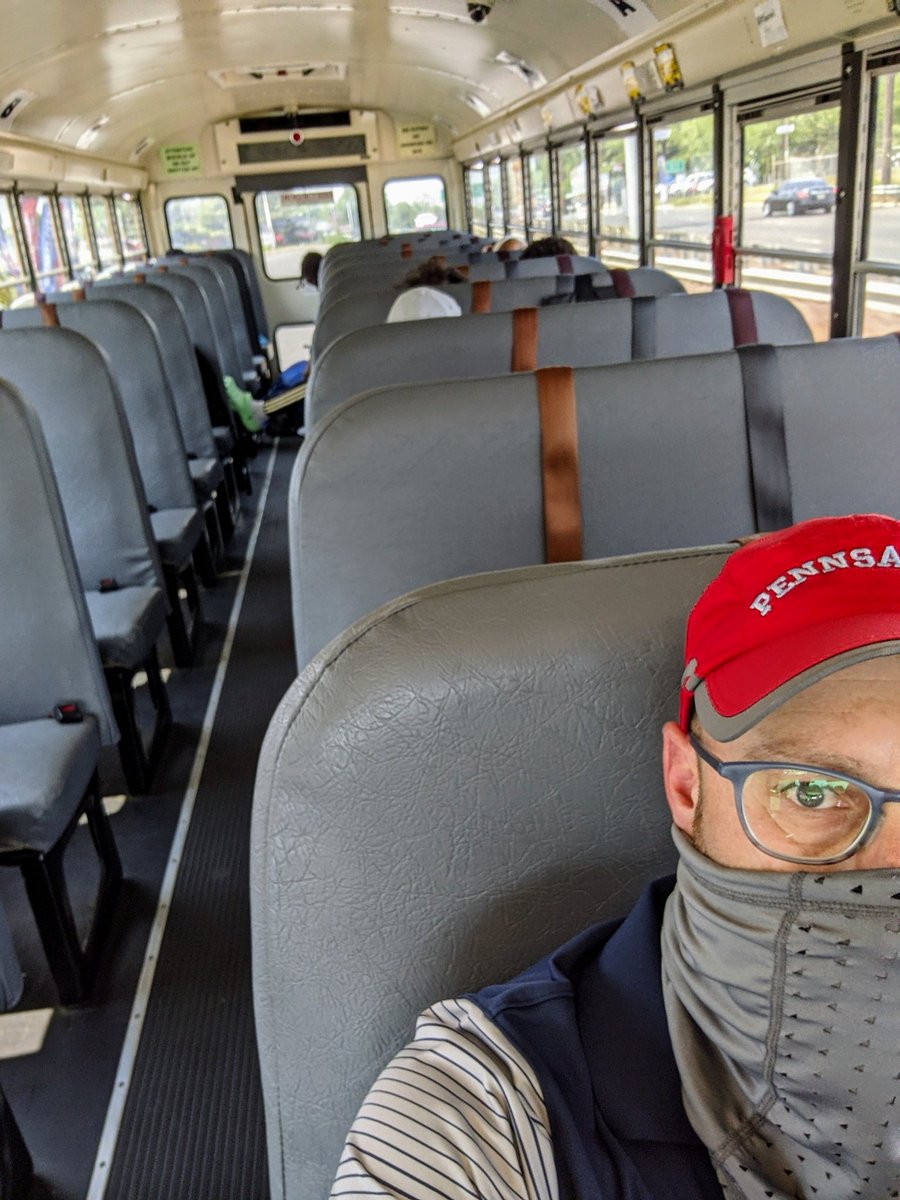 PennsaukenTFXC's tweet image. Metuchen-bound with middle distance for some open 8's and a 4x8. #ChasingPRs #ChasingSeedTimes