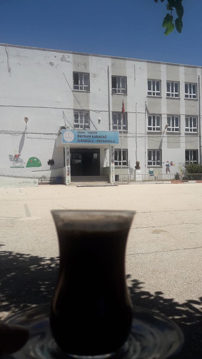 Öğretmenler yatıyor  diyenlere gelsin bizler kimse olmasada okulumuzda görevimizin  basında çocuklarımızı bekleriz😌