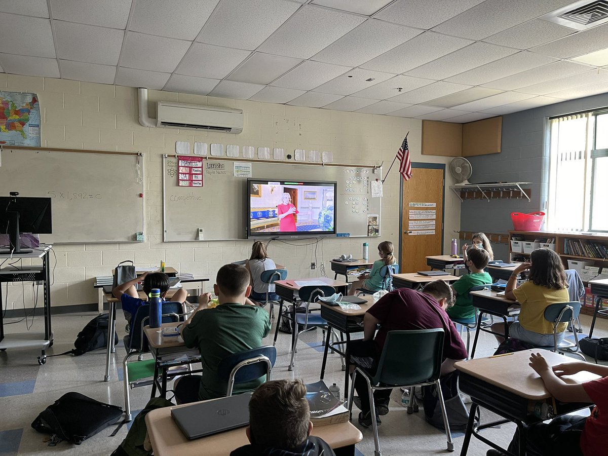 WCS_STEAM's tweet photo. Today all 5th graders @CenterWindham participated in a virtual field trip to Washington DC hosted by First Lady Jill Biden and Discovery Education. @DiscoveryEd https://t.co/mpGJEI1YdB