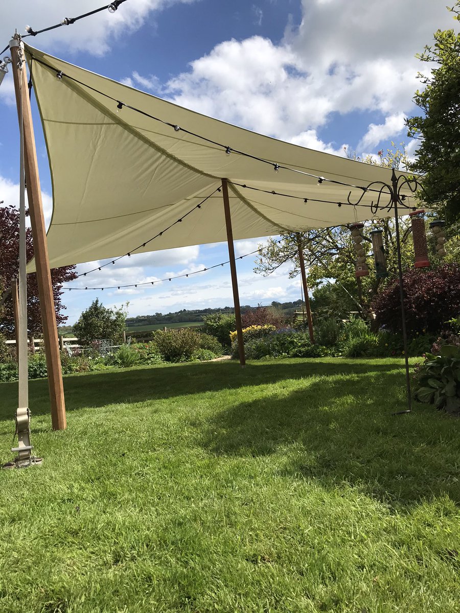 mattabbas1's tweet photo. Another cheeky 30 person wedding marquee in a clients back garden good to be back make clients happy #chinesehats #sails #sunshine #lookingsmart @AbbasMarquees1 https://t.co/mt52Ax4e5O