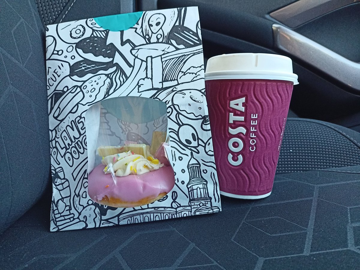 wmasCallumS's tweet photo. Is this maybe one of the best ways to start a overtime night shift? ☕🍩

Thanks @planet_doughnut &amp; @CostaCoffee 👍😁 https://t.co/Mom9mFXVvJ