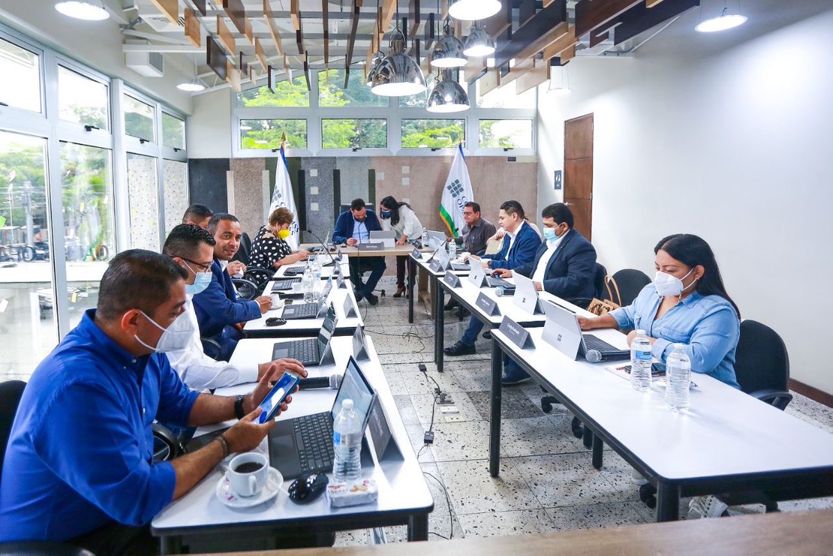 MarioDuranMedia's tweet photo. Dentro de los proyectos que estudia el @COAMSS_OPAMSS, que coordina @marioduran, es el fortalecimiento de capacidades locales y metropolitanas para la gestión integral del espacio público. https://t.co/GedWZOiRFS