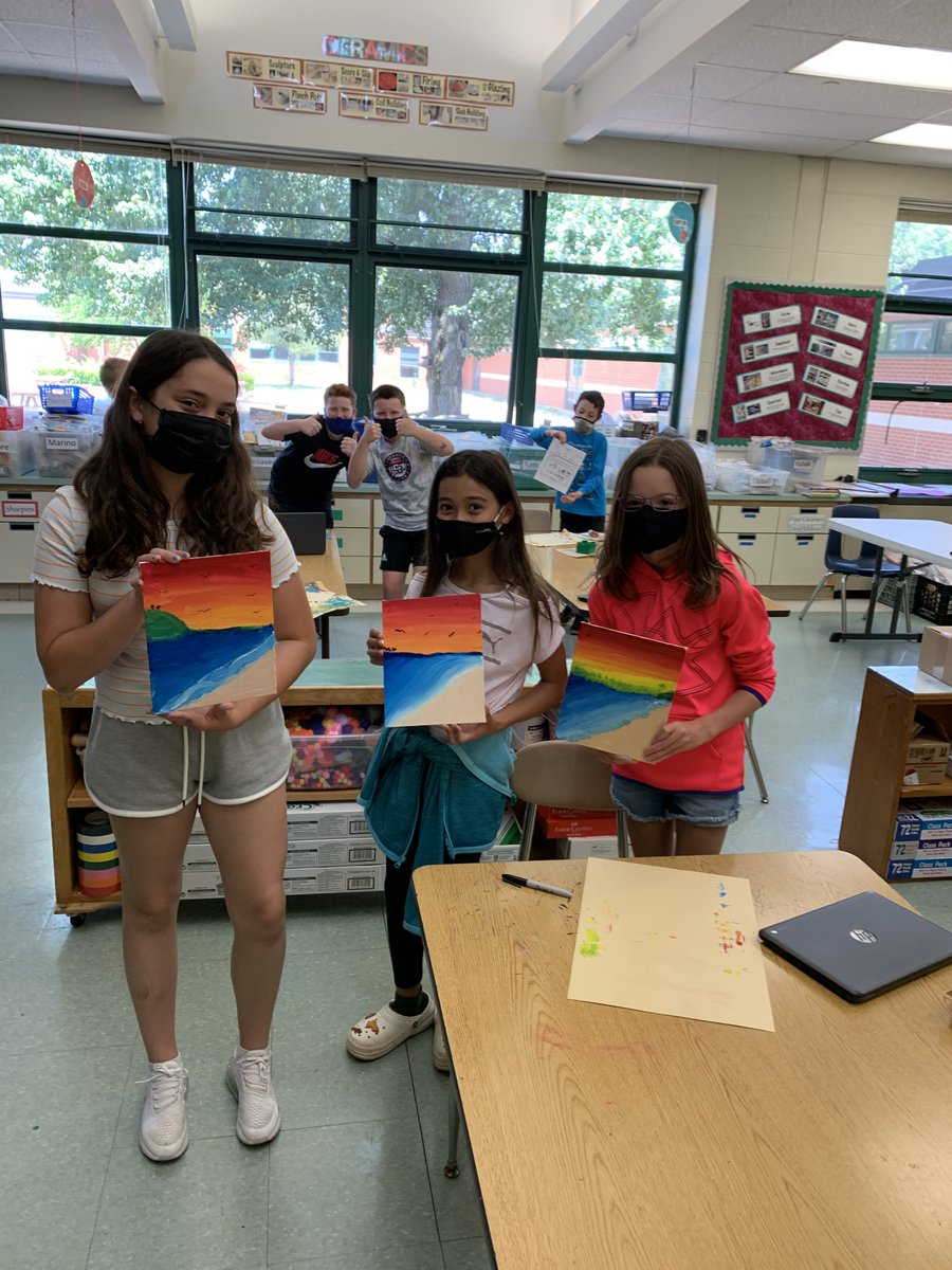 MissPesavento's tweet photo. Thank you Kristin Vernon for setting up our amazing Paint Day! 🎨 #WillardPride https://t.co/nOO3Hn61PY