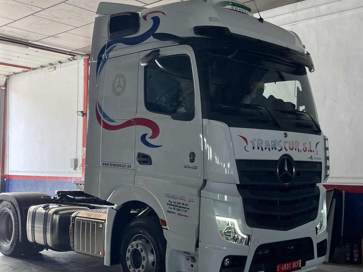 TranscurSL's tweet image. Recibimos una nueva tractora conducida por Julian de @GAutoprima 
Muchas gracias por vuestra confianza!!!