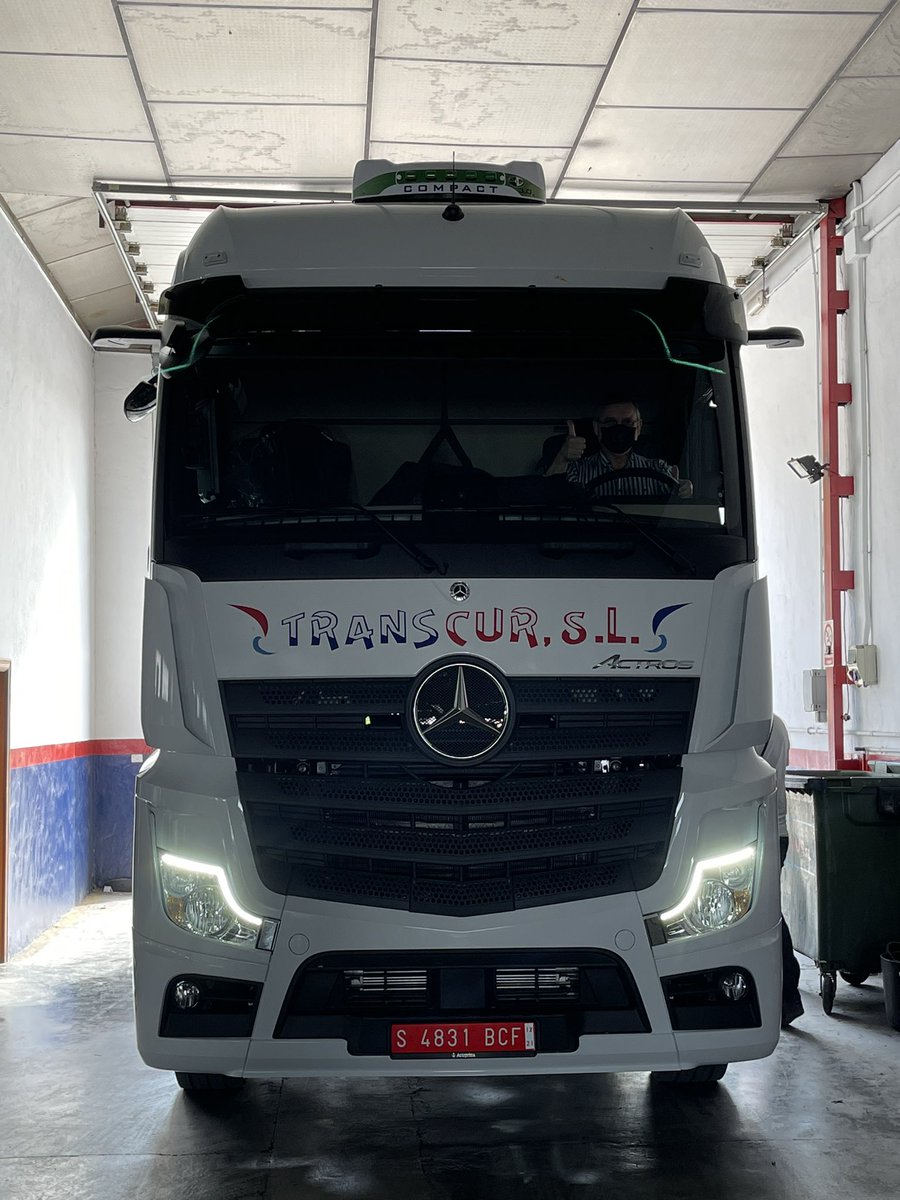 TranscurSL's tweet image. Recibimos una nueva tractora conducida por Julian de @GAutoprima 
Muchas gracias por vuestra confianza!!!