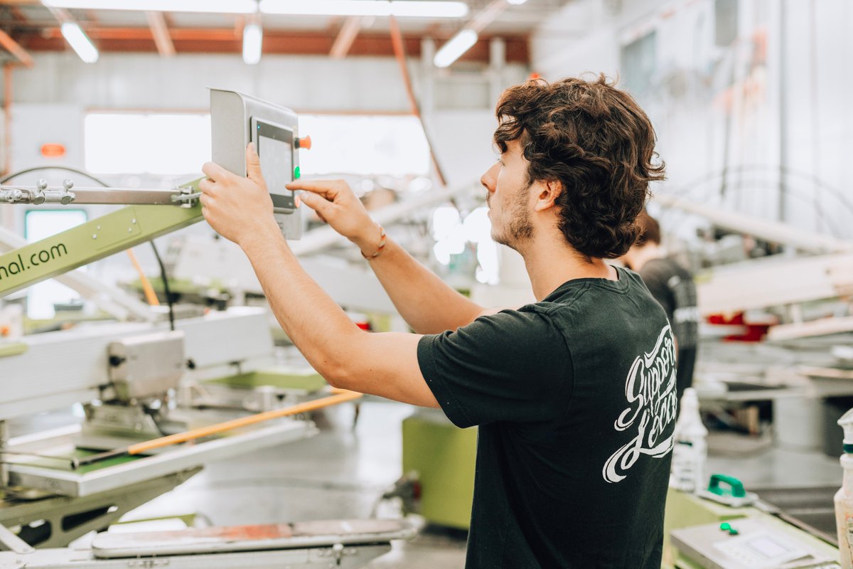 printeez's tweet photo. Vêtements personnalisés pour les brands et les entreprises. Sérigraphie, broderie, DTG, print-on-demand, Printeez peut vous aider à concrétiser vos projets les plus fous! T-shirts, hoodies, casquettes, manteaux, sweatshirt, pantalons etc. Plus de 70,000 produits de disponibles! https://t.co/4ZbvKvfc2f