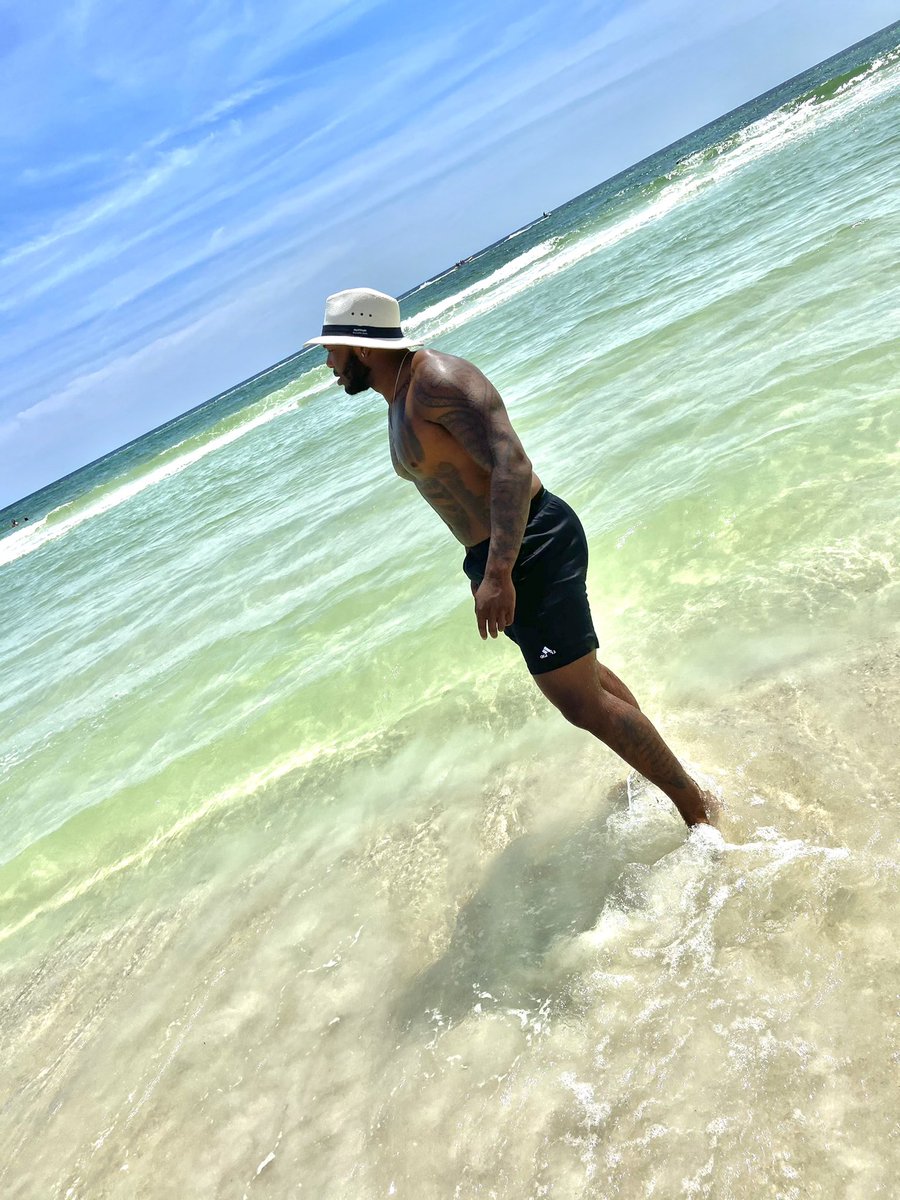 chandlermoncri1's tweet image. Relaxation, Rest, and Tranquility.⚡️#Dabruhz #OmegaPsiPhi