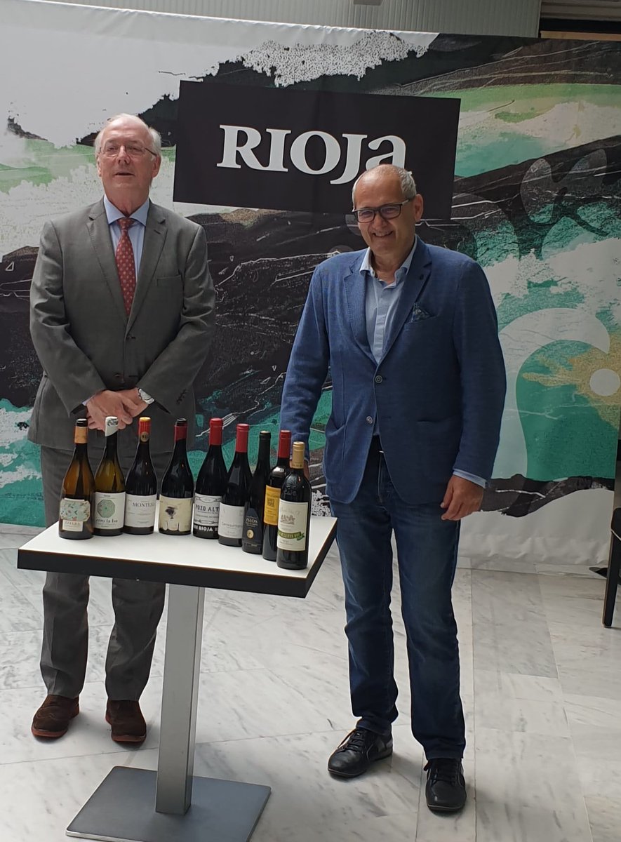 RiojaWine_ES's tweet image. 📍Madrid. Rioja, presente en #Bacchus2021, la cita imprescindible del sector del vino. @BallesterosMw ha ofrecido una Masterclass sobre la Diversidad y Excelencia de la región. Han participado profesionales y catadores que han conversado en torno a #Rioja y sus nuevas categorías.