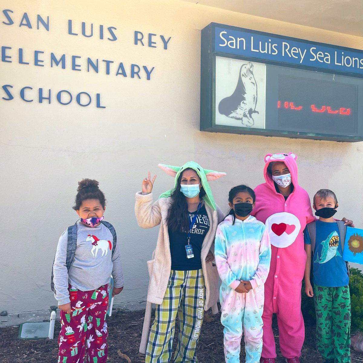 It’s day #3 of College Awareness Week &amp; we’re wearing pj’s because our students have Big Dreams for their future! ✨

Be sure to check out this adorable video of some @OsideUSD Students sharing their BIG Dreams❤️

OUSD Dreams Big: youtube.com/watch?v=qYKpST…

@SeaGatorNews @OsideSup