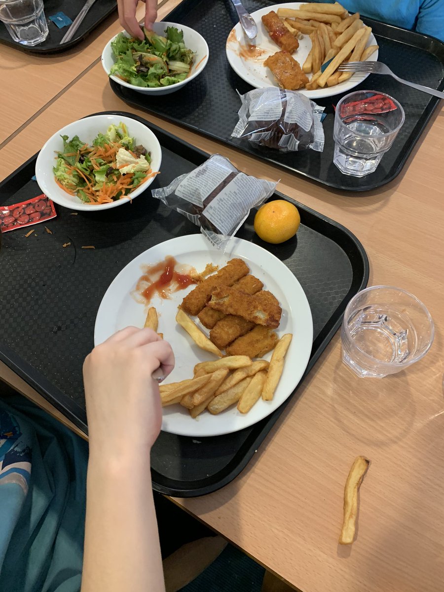 PglSwallowfield's tweet photo. Plenty to eat for some very hungry children 😊 https://t.co/MT3r60nIER