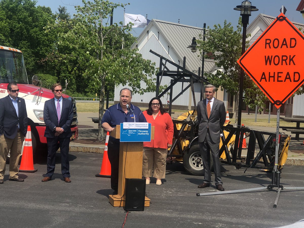 NYSTriFunds's tweet photo. We joined the @AGC_NYS, @NYSThruway, @NYSDOT today to highlight work zone safety &amp; discuss legislation we support that will help protect our highway workers. 

Remember: slow down, stay alert and stay off your phone. Help ensure workers get home safely at the end of the day! https://t.co/0pCnWalJw8