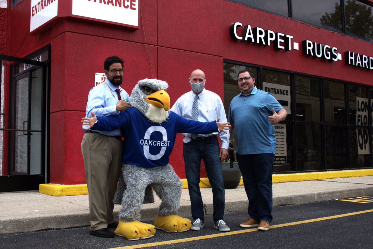 OakStuCo's tweet photo. A special thank to Oakcrest choir, band, dance team, media, and jrotc who helped spread some falcon pride at the grand opening of Lomax flooring! https://t.co/GkDR5KhnAq