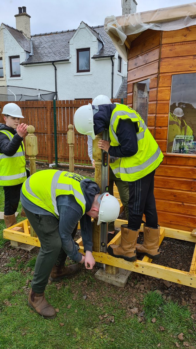 TechBrechin's tweet photo. On a wet day the boys have done extremely well setting the decking frame level, install the handrail posts, skirts for the decking and the start of the decking itself. Weather permitting they will finish the deck and handrail next week. @skillsdevscot @1959Bath @InverarityPS https://t.co/pTh2ou0AXw