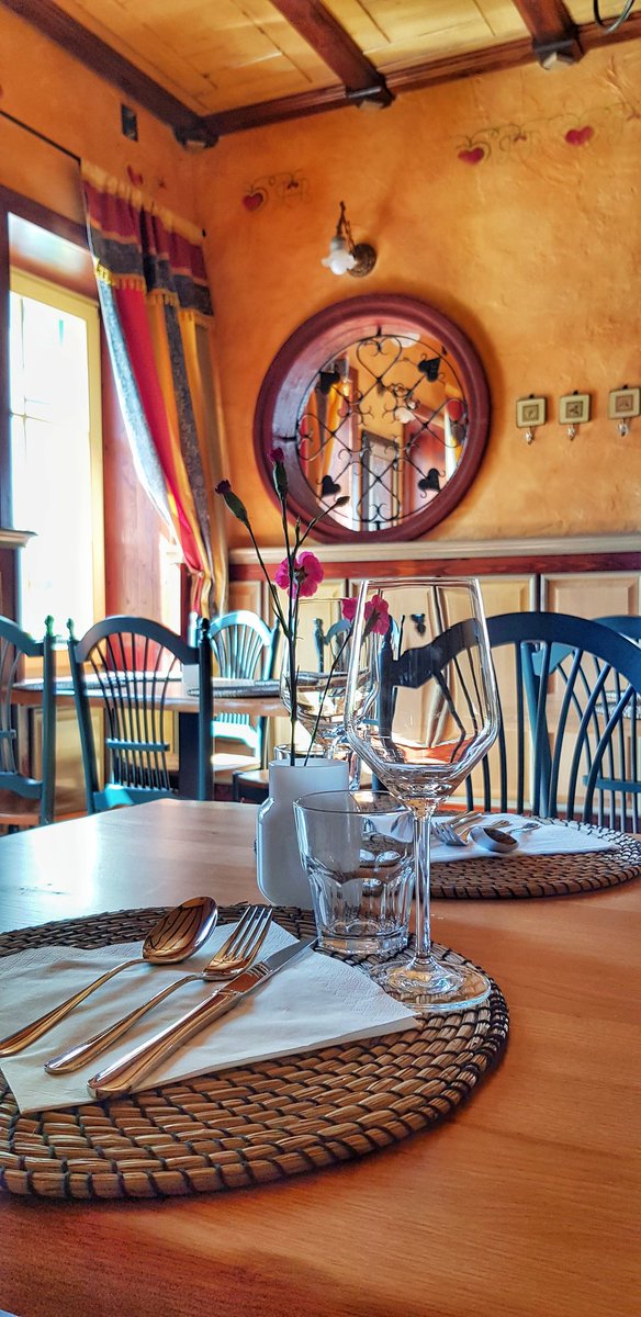 HVitranc's tweet photo. Še malo... Še malo... 😉

#vitranc #podkoren #kranjska #kranjskagora #krgora#kranjska_gora #restavracija_vitranc #hotel_vitranc #boutique #vitranc_boutique_hotel #hotel #slovenija #slovenia #hotelife #alpine #vaccation #alps #alpinehotel #tradition https://t.co/PA9tJda7Tg
