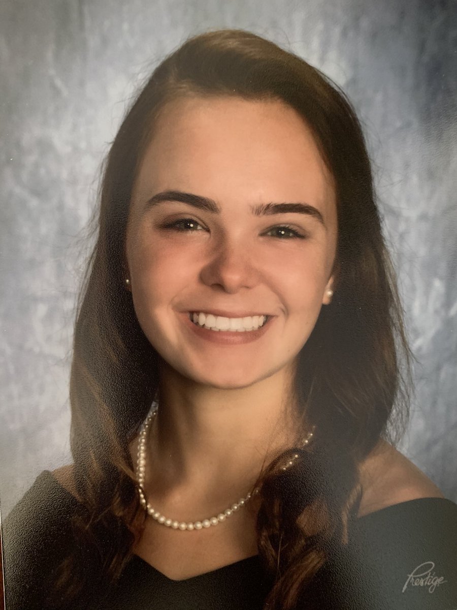 ethancwuit's tweet photo. Congratulations Elizabeth, welcome to USF! #POLKGRAD21 https://t.co/kNQa4pAllo