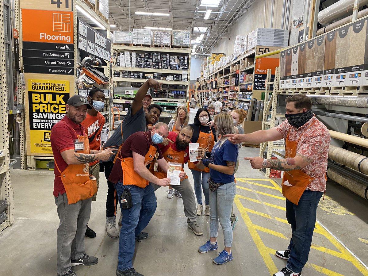 Today the Garden department awarded JP with a Homer for his constant support of the team!  Also, Joe Rongo was awarded his Diamond Homer !   Congratulations Joe and JP!