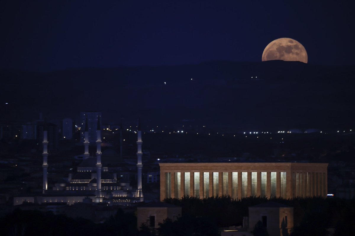 Anıtkabir'de bu akşam.