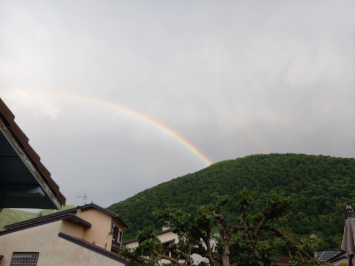 Fred570's tweet photo. Double arc en ciel https://t.co/C3efqXizsh