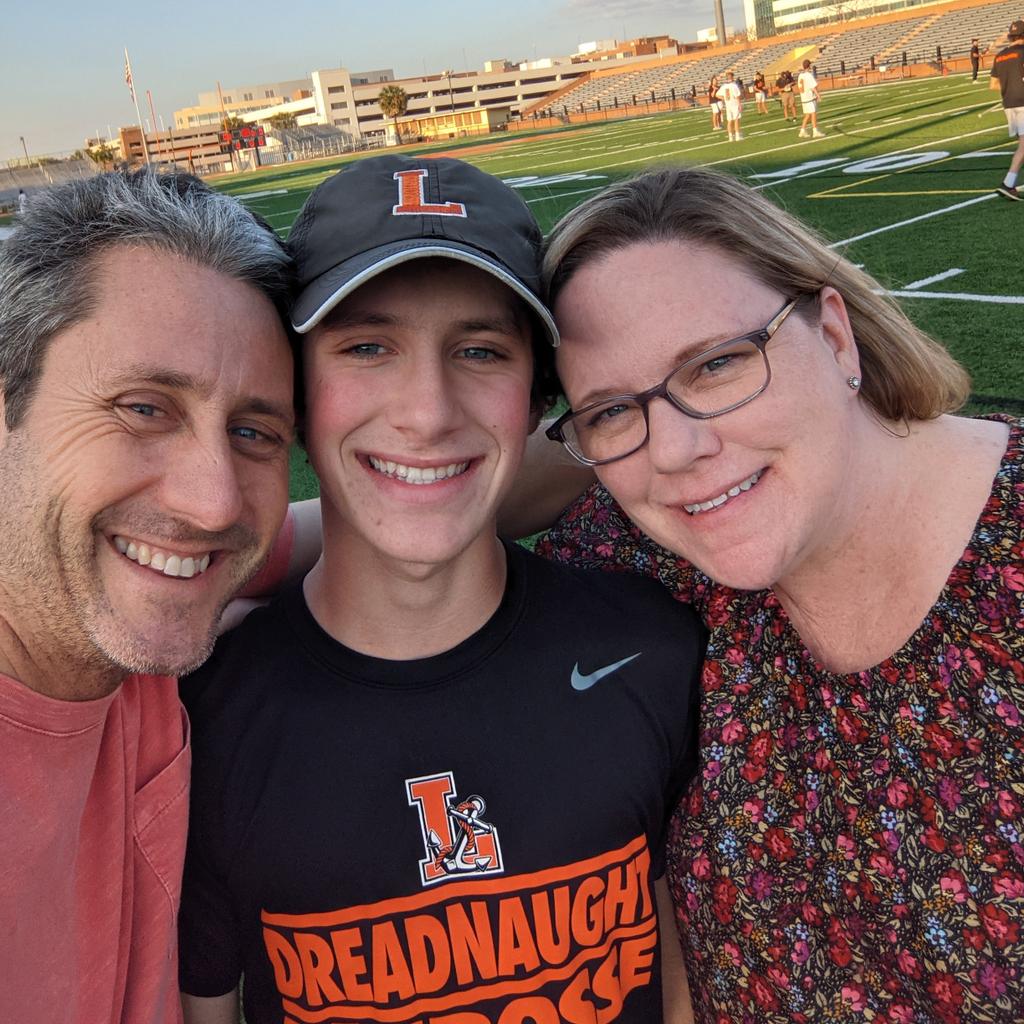 Ufgadr1's tweet photo. Way to go Drew!
#Gatornaughts
#polkgrad21 https://t.co/XbdUyi0MJx