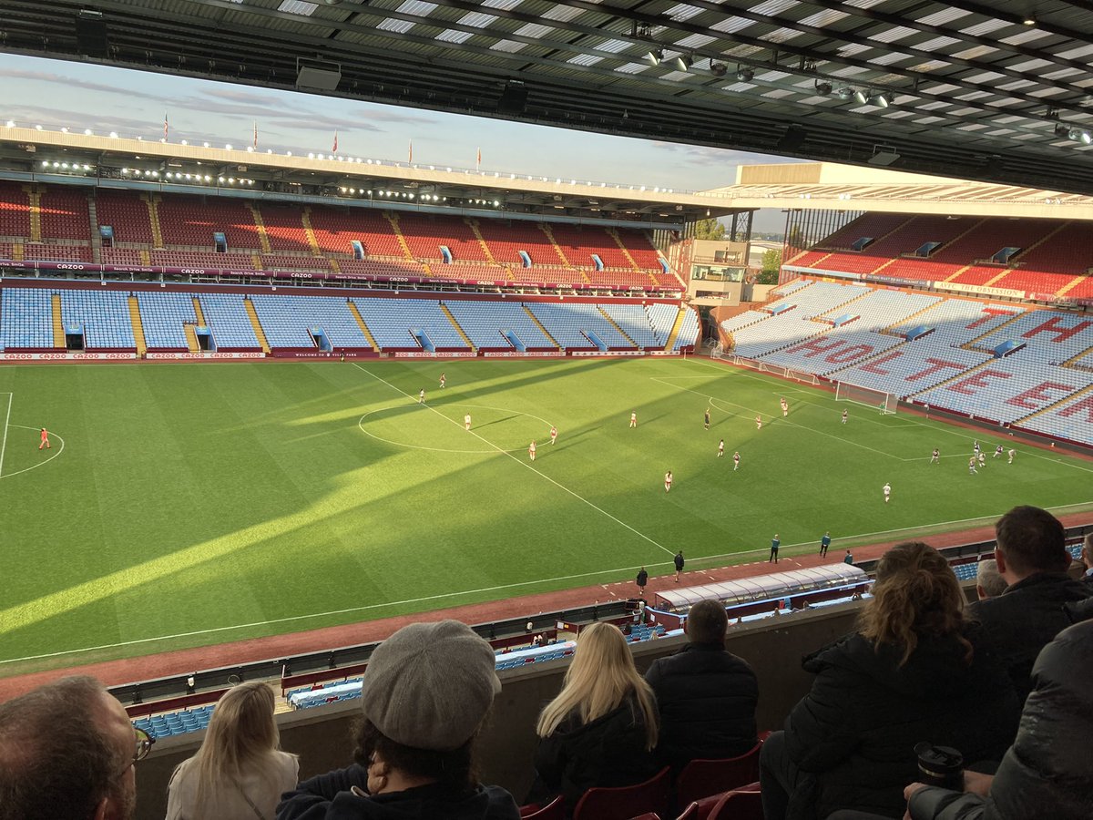 Thanks to <a href="/AVWFCOfficial/">Aston Villa Women</a> for inviting us down to Villa Park to watch their U21’s play <a href="/ArsenalWFC/">Arsenal Women</a> tonight! Chuffed that this is TEAMH’s first game back in a stadium! 🤩