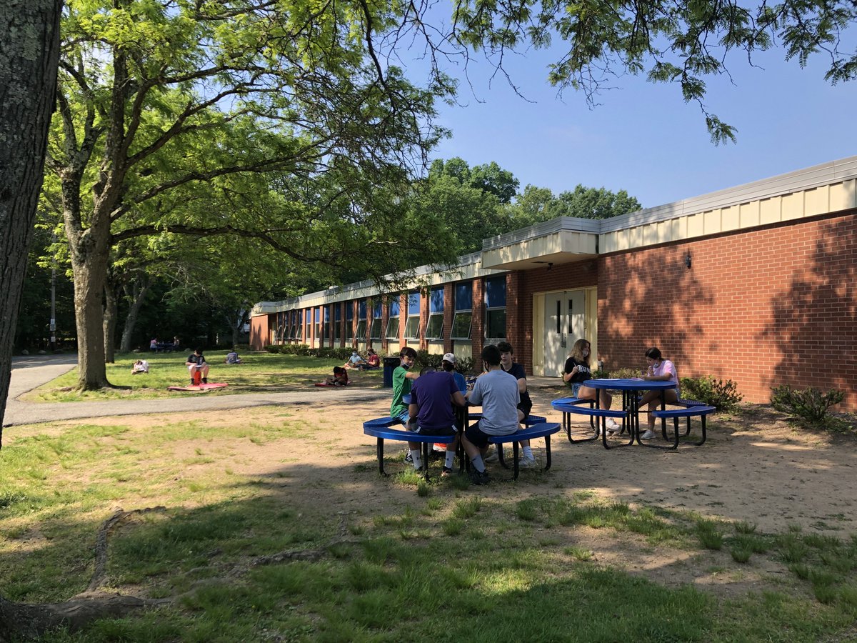 NixonMath11's tweet photo. Reviewing for their Geometry test alfresco today. https://t.co/wqNo42jXY6
