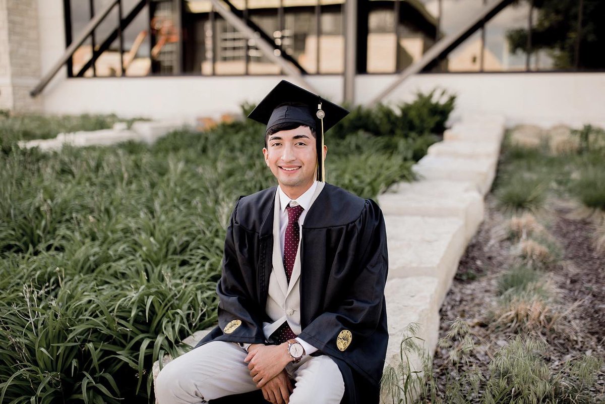 alexbarbosaaa's tweet photo. On May 14th, 2021, I graduated from Fort Hays State University with a Bachelors of Science in Technology Studies. Shout out to everyone who believed and supported me along the way! Extremely thankful for my family and the friendships that I made in the past 4 years. https://t.co/BV967ezv3L