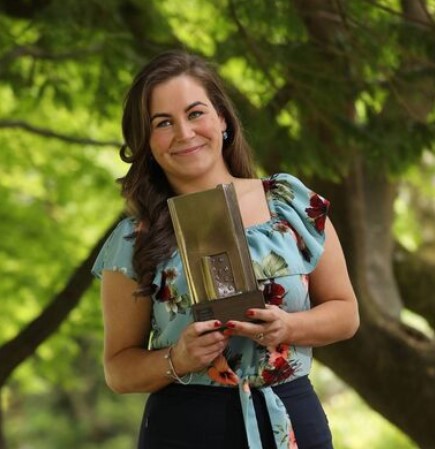 MTU CRAWFORD (@mtu_crawford) on Twitter photo Congrats to Leanne McDonagh <a href="/LMCDART/">Leanne McDonagh</a> 👏
Leanne, together with Oein DeBhairduin received the Judges Special Award at the recent Children’s Book Awards. Oein DeBhairduin is a Galway-born Mincéir author and storyteller for Why the Moon Travels which is a book with 20 folk tales Congrats to Leanne McDonagh <a href="/LMCDART/">Leanne McDonagh</a> 👏
Leanne, together with Oein DeBhairduin received the Judges Special Award at the recent Children’s Book Awards. Oein DeBhairduin is a Galway-born Mincéir author and storyteller for Why the Moon Travels which is a book with 20 folk tales