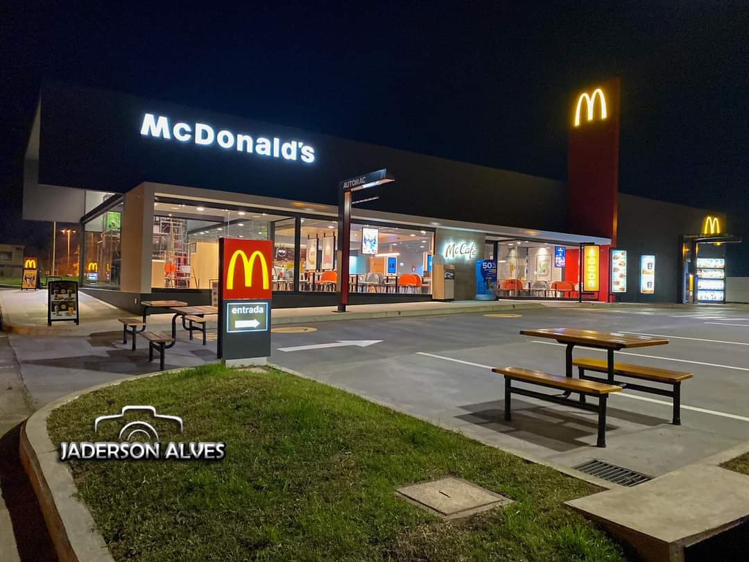 matias_llp's tweet photo. Hoy reabrió @McDonalds_Uy  en Rivera. Cerca de 70 puestos de trabajo directos, especialmente jóvenes y decenas de puestos indirectos. Representa una importante inversión y apuesta de una multinacional en la frontera. https://t.co/s8xpw5KxUx