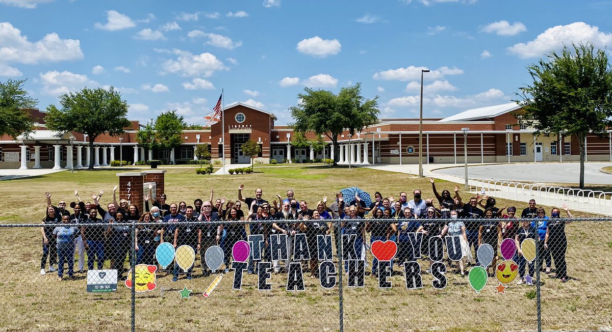 LMSLibertyPride's tweet photo. 2021 The One Where We Wrap It Up #LMSistheBest #AllMeansAll                💙🤍🦁Thank you, Yard Love Ocala!   Our teachers truly are the best! https://t.co/RFVOSXsaBw