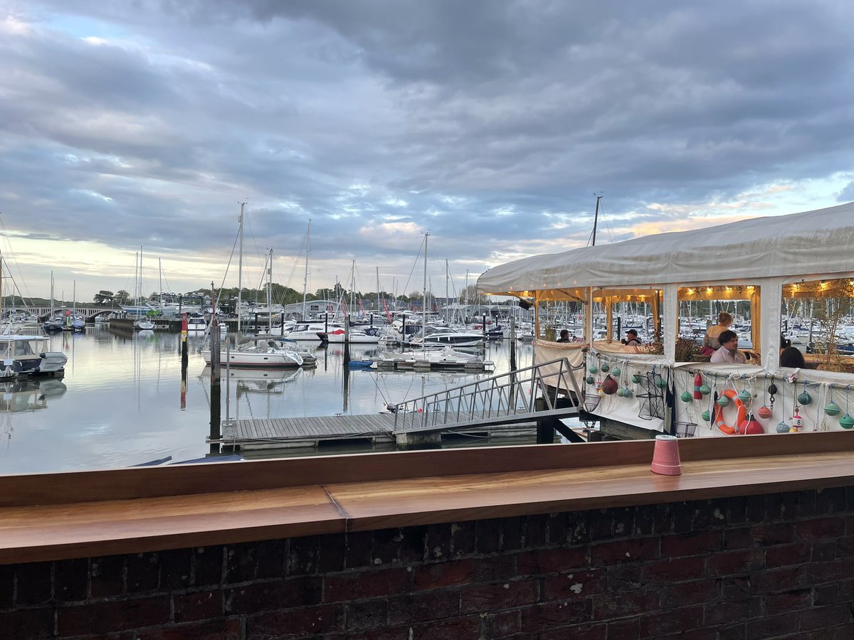 When the circus is in Bursledon it means one thing... return to the Jolly Sailor! And due to our late start this year we are able to sit outside! <a href="/HowardsForever/">⚓️Howards' Way Revisited ⚓️</a> <a href="/HowardsWayLive/">Howards' Way Live</a>