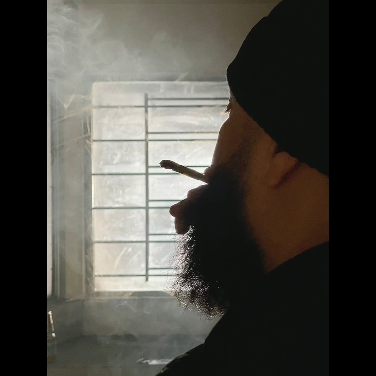 Clockwize720's tweet photo. “Standing on the front line staring down the the sunlight 
Eclipse the new world scrape resin from my peace pipe”
.
#eoomuzik #curtaincall #clockwize #alignuponthesilence https://t.co/Ai9mU126k8