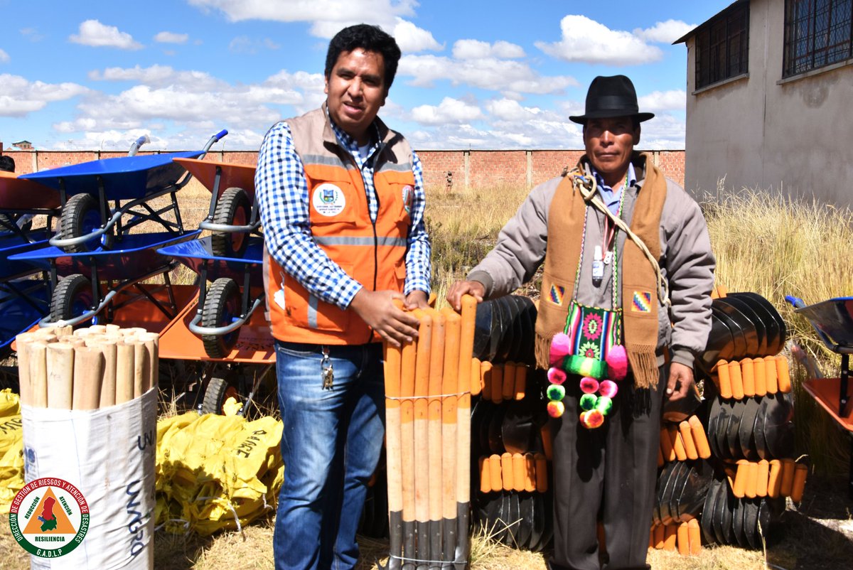 dgrad_lapaz's tweet photo. 📷 ➡️ Gestión de Riesgos y Atención de Desastres (DGRAD), de la Gobernación de La Paz, envió herramientas de trabajo consistente en picotas, palas, carretillas, chapas armicas, gaviones y vitoallas, a familias damnificadas por desatres naturales de  Yaco, Papel Pampa y Viacha. https://t.co/RQE0zqmte3