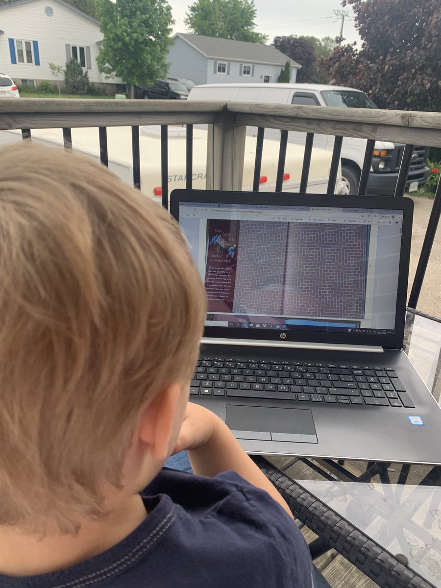 lindsaylarion's tweet image. #multimodallearning with L today! Helping me read my picture books on the computer for school 📚💻 #beceunb