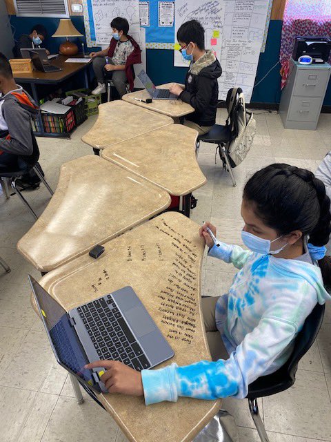 BurnetMS's tweet photo. Our @BurnetMS 6th graders hard at work in Ms. Dimas’ #ELAR class. #BurnetProud #MightySailors @AustinISD @AisdMiddle https://t.co/Y8zsndeiWm