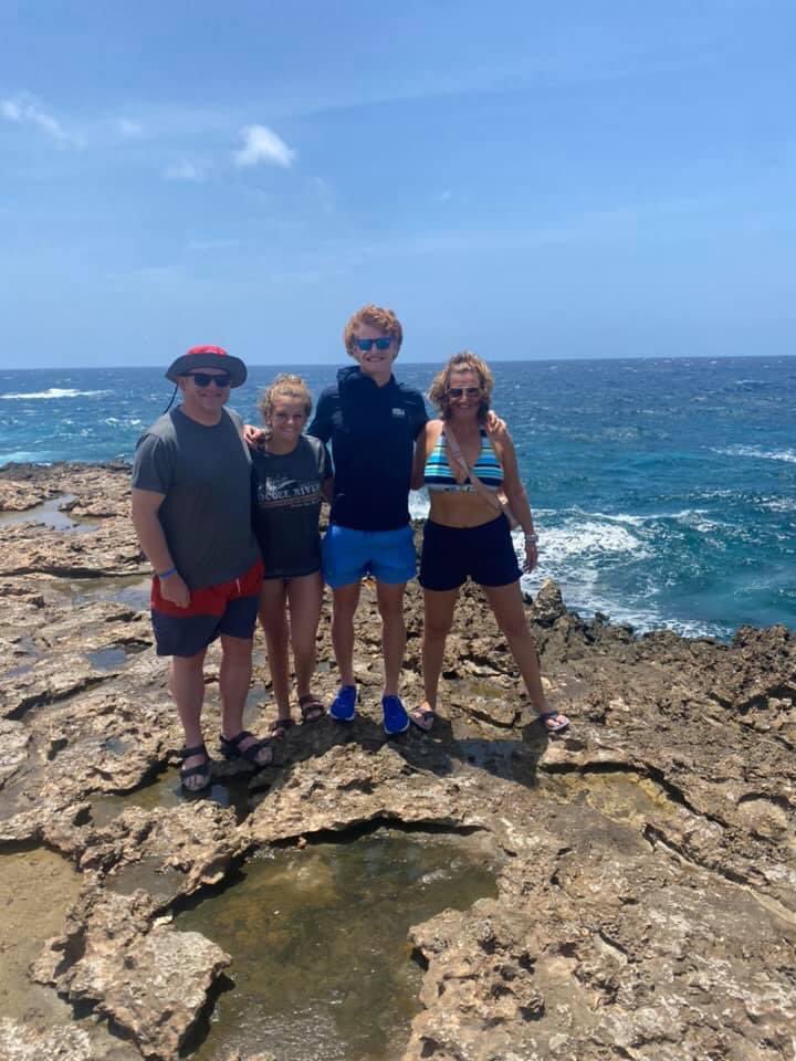 RCOII's tweet photo. Some beautiful views from the office today in Aruba. #OneHappyPlace #BabyBeach #NaturalBridge #EtvRidin https://t.co/azCwXqyLda