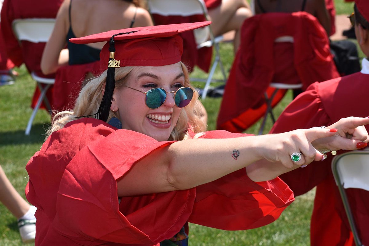 wesleyan_u's tweet photo. What a beautiful day it was to celebrate the Class of 2021! #WesGrad #Wes2021 #GoWes https://t.co/UC2hLE93Qt