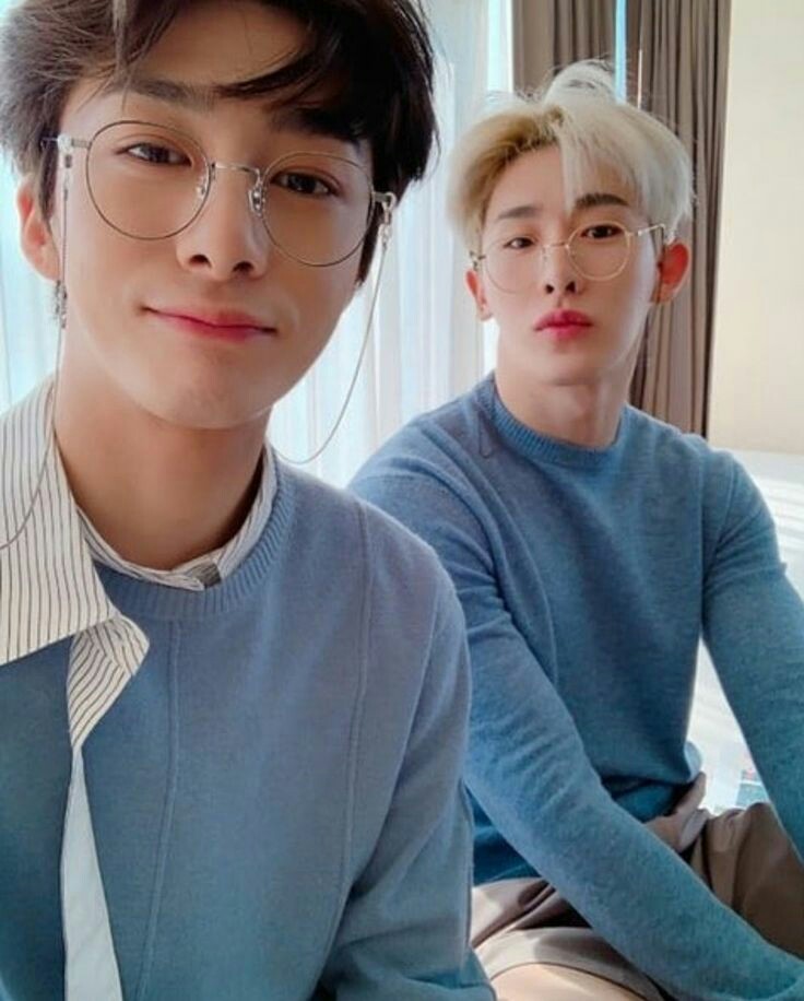 ChxeWonn's tweet photo. @KhMinseo @RossArmstrxng @theBlckSwxn @AutumnRxses @SianChoiG @JnginB @LilyJRxse @IanArmstrng @HyxnJinB 🐸 https://t.co/hTr0lFHxlE