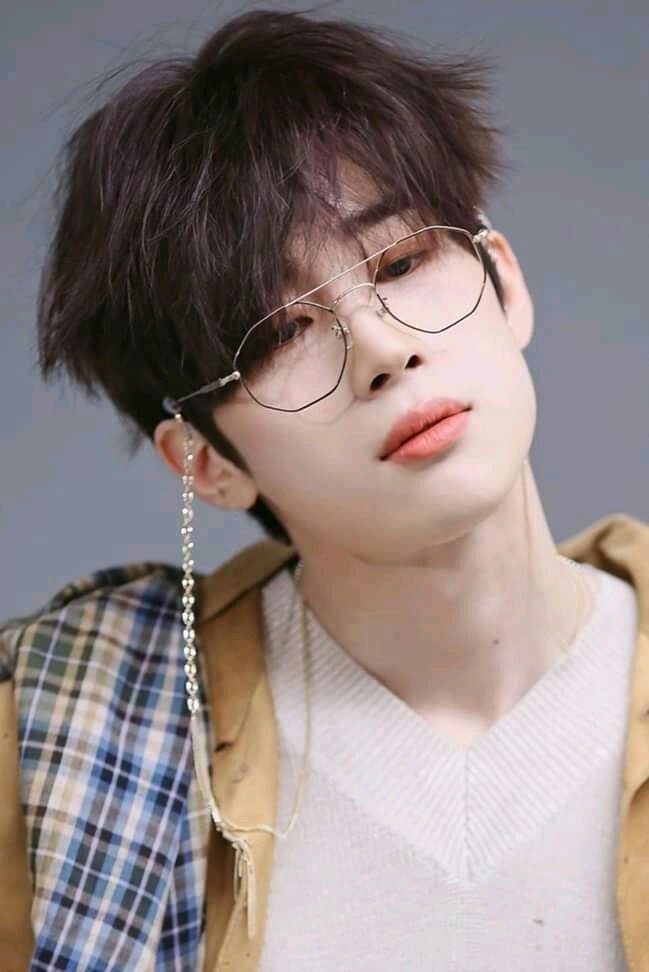 ChxeWonn's tweet photo. @KhMinseo @RossArmstrxng @theBlckSwxn @AutumnRxses @SianChoiG @JnginB @LilyJRxse @IanArmstrng @HyxnJinB 🐸 https://t.co/hTr0lFHxlE