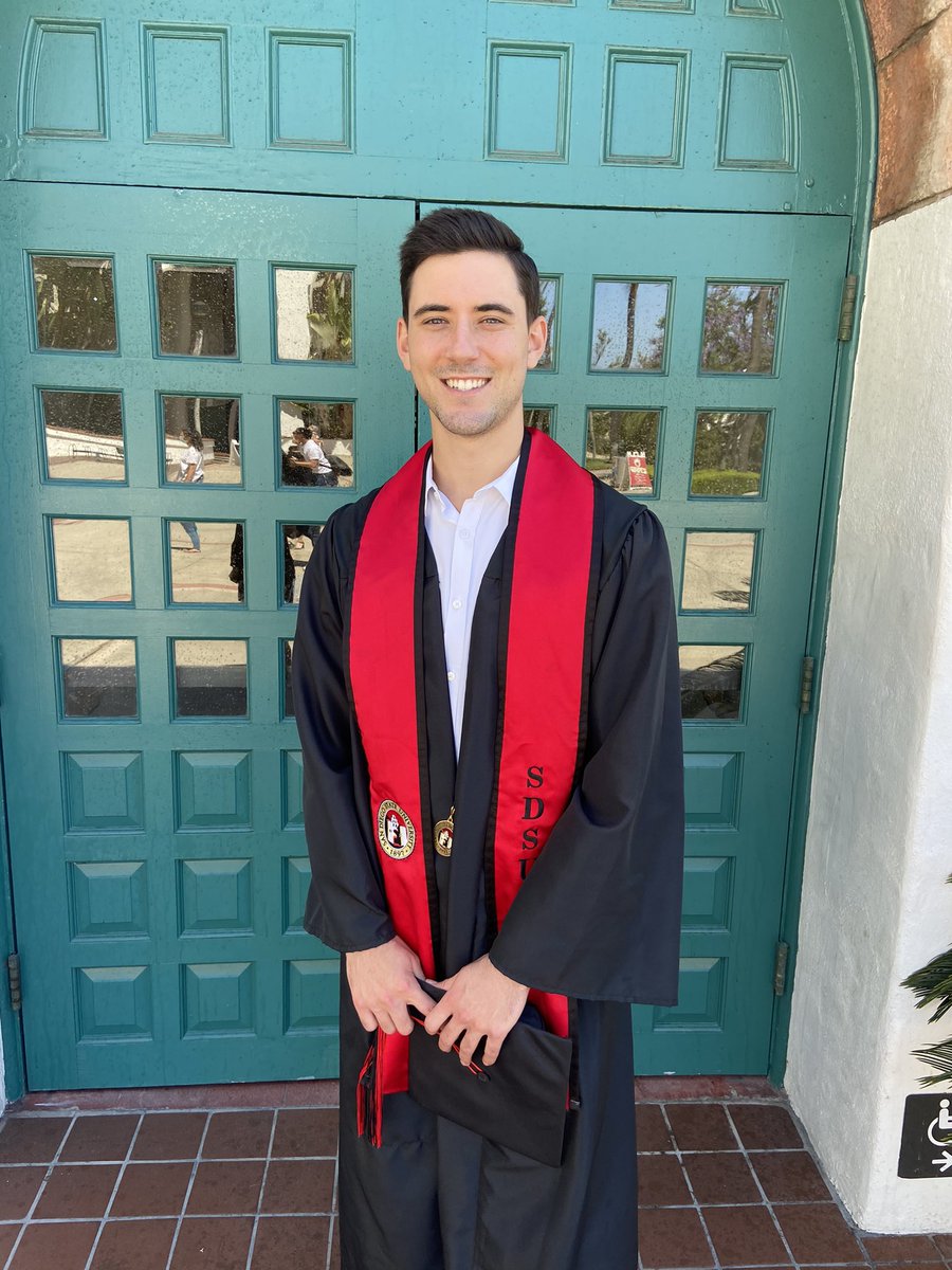 thekillers56's tweet photo. So proud of you Jack!! Congrats on graduating 🎉🍾❤️🖤 #SDSUGrad https://t.co/73HnAahY6X