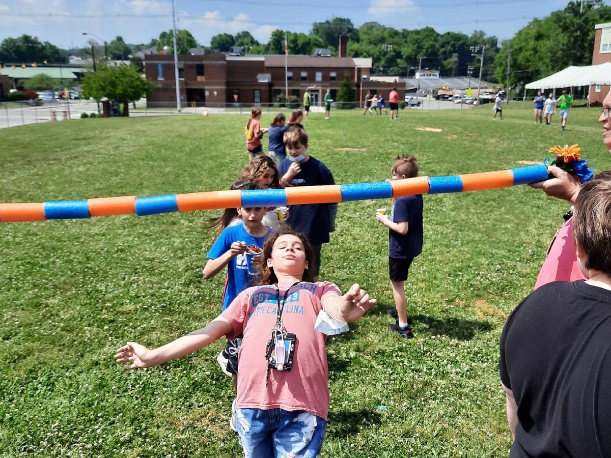 Clinton Middle tweet media