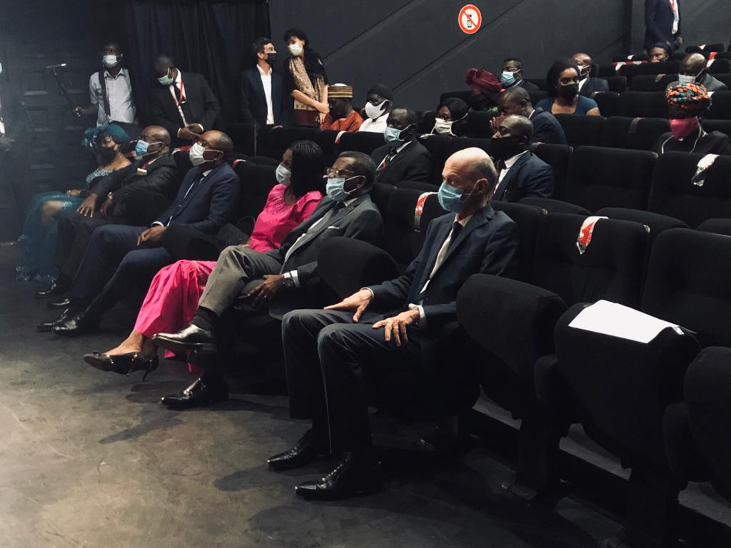 ChrisGuilhou's tweet image. Honoré de recevoir le Premier ministre du #Cameroun, M. Joseph Dion Ngute à l&apos;Institut Français  pour la projection d&apos;un beau documentaire sur les peuples #Bankon et #Barombi 🇨🇲 Un message de diversité et de paix.